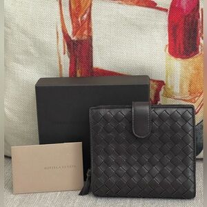 ⭐️COA⭐️ 🍂BOTTEGA VENETA Leather Intrecciato Wallet W/box⭐️Perfect gift⭐️